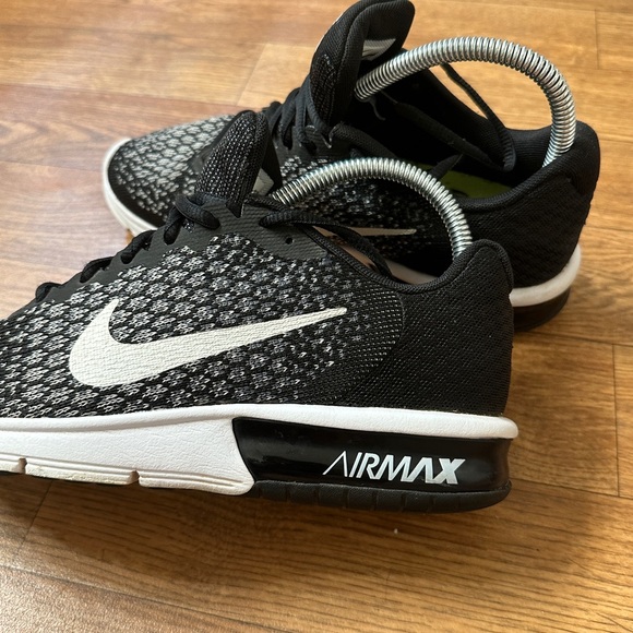 Women's Nike Air Max Sequent 2 Black/White/Grey Running Shoes US 8 - Comfy! - Picture 10 of 12